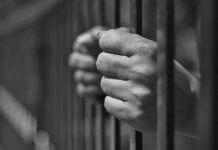 Șoc: O familie din Gornăcel își ținea fiul cu handicap după gratii! Tânărul de 22 de ani, privat de tratament și hrănit în lanțuri
